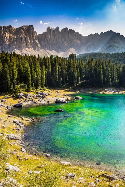 Lake Carezza-Bolzano, Sydtyrolen, Italien — Stockfoto