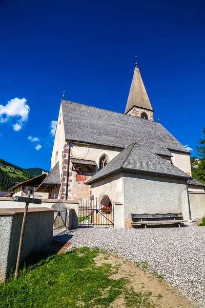 Igreja de Santa Maddalena - Val Di Funes, Itália — Fotografia de Stock