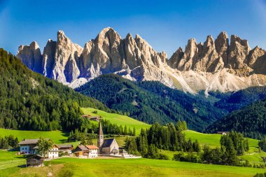 Santa Maddalena Ve Dolomites Dağı - Val Di Funes, İtalya