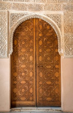 granada İspanya alhambra kapı