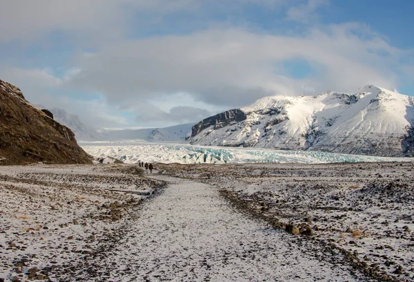 Viaggiatori Piedi Vatnajokull National Park Bellissimo Inverno — Foto Stock