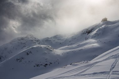 Refugio Kostner, Dolomites'in muhteşem bir görünüm ile en iyi mülteci. Kış doğa manzarası