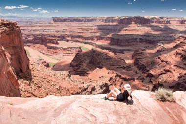 Horseshoe Bend Dead Horse Point State Park, Utah Colorado Nehri, dikey uçurumlar kanyonlar ile buluşuyor.