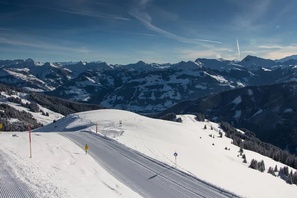 Schöne Winterlandschaft Mit Schneebedeckten Gipfeln Und Bäumen Kitzbühel Österreich — Stockfoto