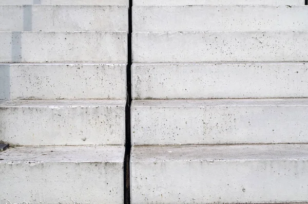 Yukarı çıkan merdivenlerin soyut görünümü