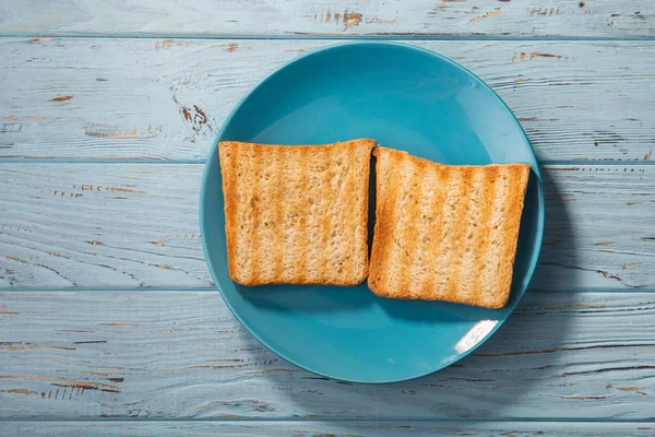 Färsk Toast Blå Platta — Stockfoto