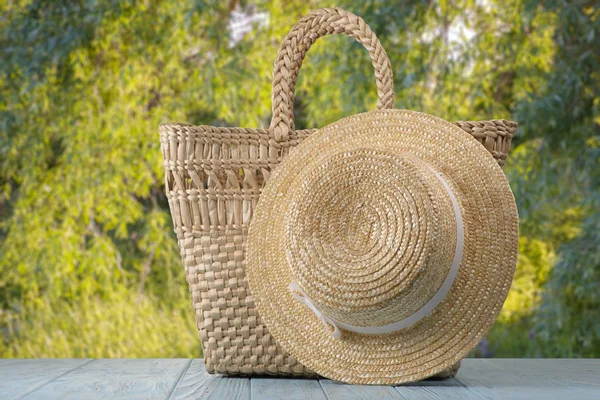 Chapeau Sac Paille Sur Fond Naturel — Photo