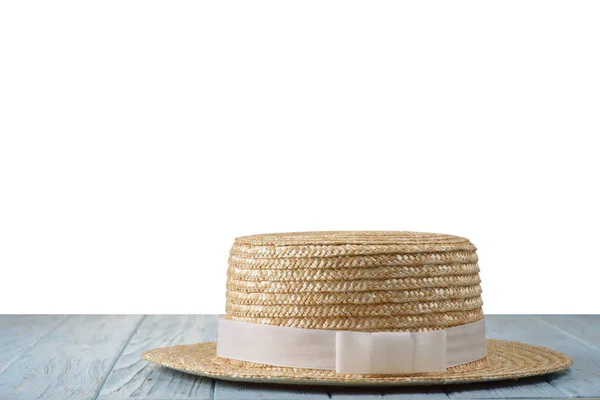 Cappello Paglia Sul Tavolo Con Sfondo Isolato — Foto Stock
