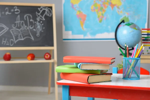 Livros Didáticos Mesa Escola — Fotografia de Stock