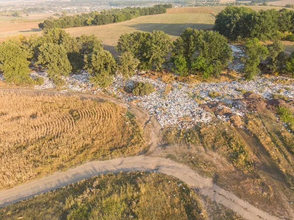ゴミ捨て場と自然 平面図 — ストック写真