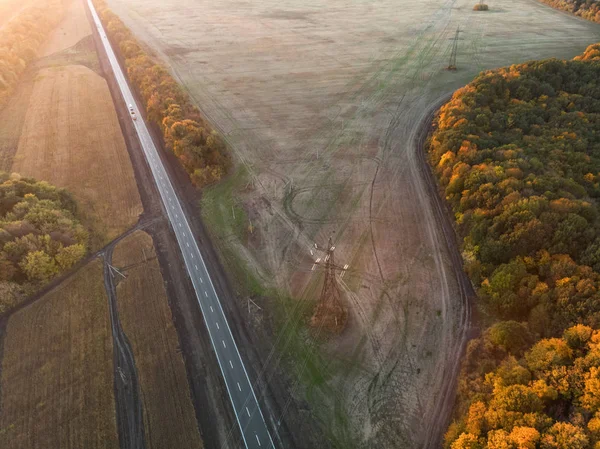 Höstens Road Och Kraftledningar Uppifrån Naturens Skönhet — Stockfoto