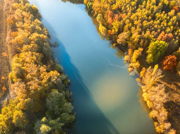 Красивая Осенняя Река Вид Сверху Природа — Бесплатное стоковое фото