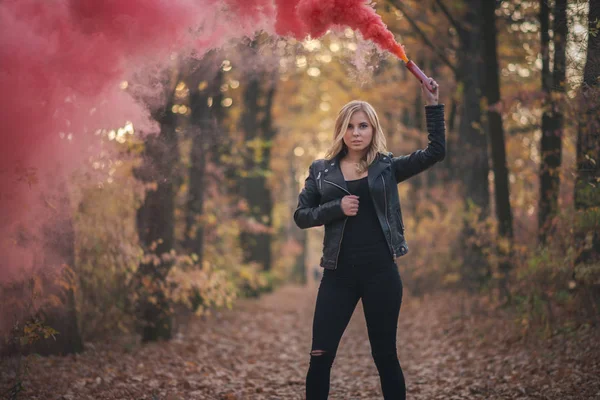 Girl Smoke Bomb Autumn Park — Stock Photo, Image