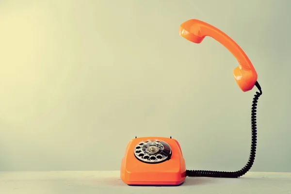 Винтажный Оранжевый Телефон Крупным Планом — стоковое фото