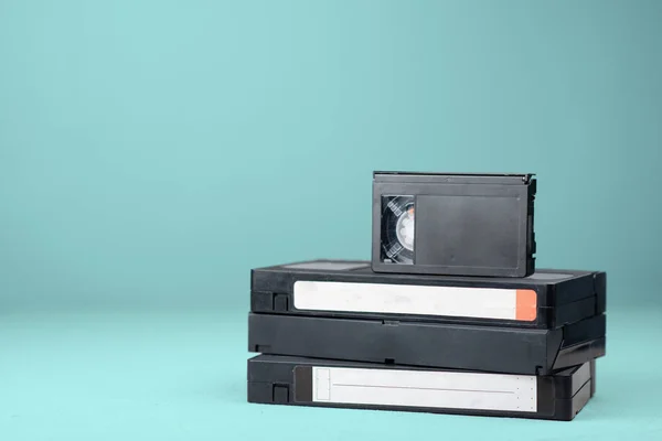 Verschillende Vhs Videobanden Blauwe Achtergrond — Stockfoto