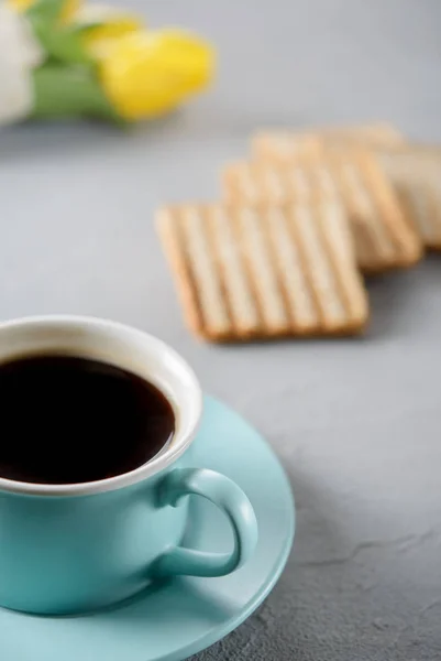 Coffee, toasts and flowers