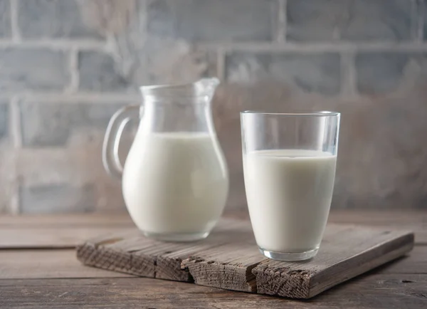 Melk Een Glas Kruik Close — Stockfoto