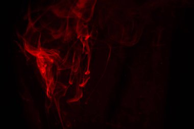 Siyah doku kırmızı duman