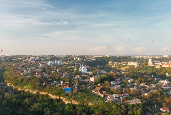 Globos Aire Caliente Sobre Hermosa Ciudad Vieja — Foto de Stock