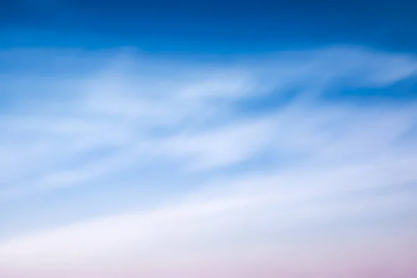 Hermoso Cielo Con Nubes Fondo Borroso — Foto de Stock