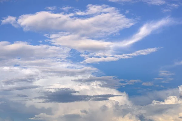 Céu Azul Bonito Com Nuvens — Fotografia de Stock