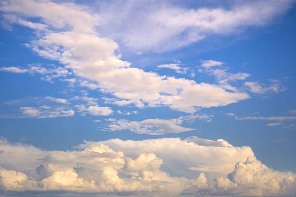 Céu Azul Bonito Com Nuvens — Fotografia de Stock