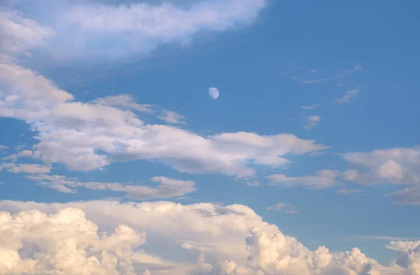 Céu Bonito Com Nuvens Lua — Fotografia de Stock