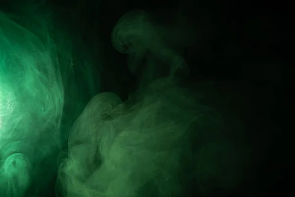 Obláčky Zeleného Kouře Černém Pozadí Zblízka — Stock fotografie