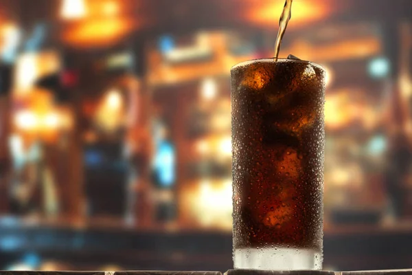 Verre Cola Froid Sur Comptoir Bar — Photo