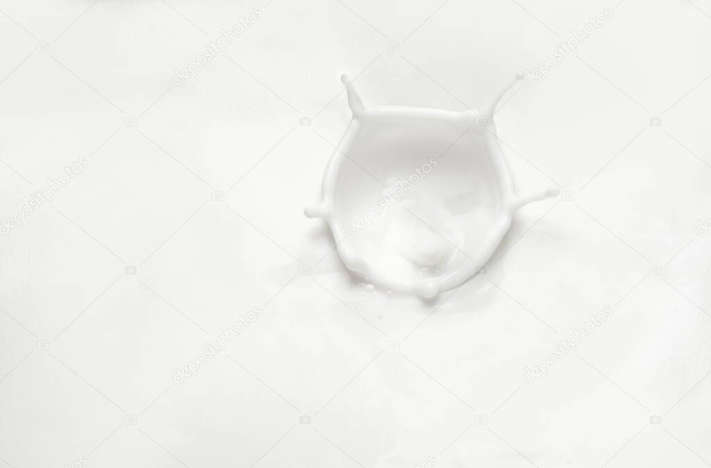 A splash of milk in the form of a crown.