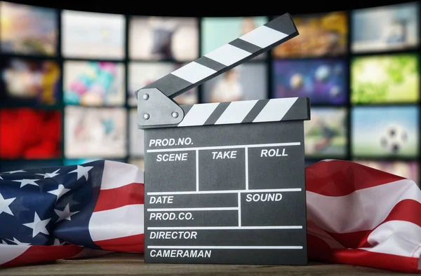 Clapperboard Mot Bakgrund Den Amerikanska Flaggan Amerikanska — Stockfoto