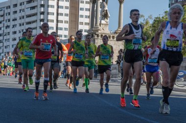 16 Kasım 2014'te Valencia Maratonu'na katılan koşucular. İspanya