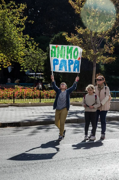 Bambino Con Striscione Che Dice Incoraggiato Papà Durante Maratona Valencia — Foto Stock