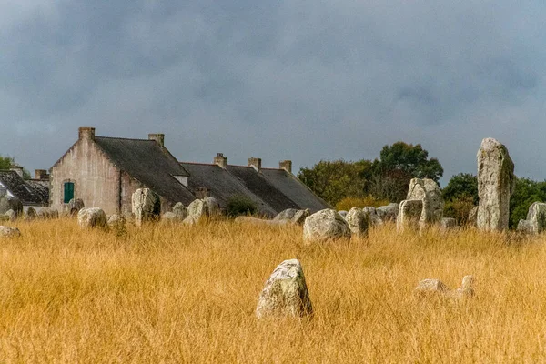 Casa Típica Las Alineaciones Carnac Región Bretaña Francia — Foto de Stock