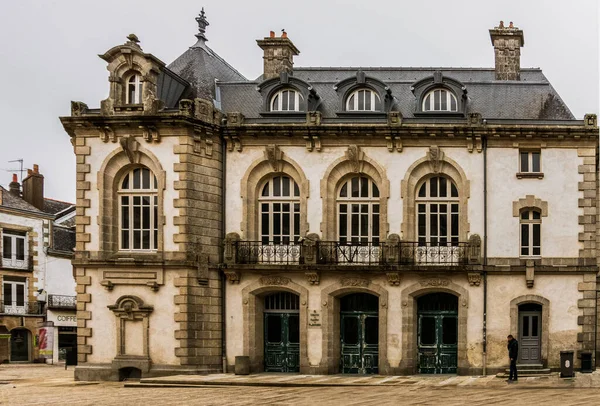 位于布列塔尼地区莫尔比汉省的法国奥雷市行政大楼 — 图库照片