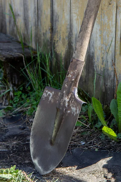 Old Bayonet Shovel Stands Wooden Wall — Stock Photo, Image