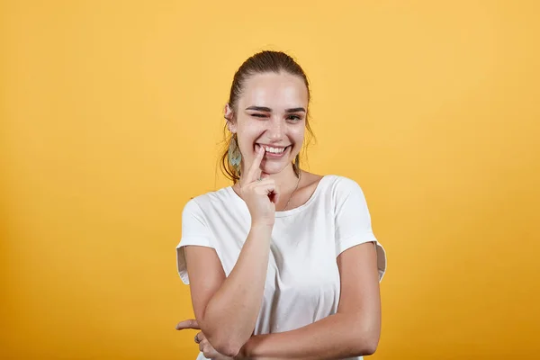 El pensamiento positivo conduce a la expresión positiva ya que la vida es todo acerca de la felicidad —  Fotos de Stock