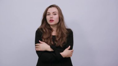 Dehşet içindeki kadın göğsünde şans diledi. Halkın Korkusu ve sürprizi