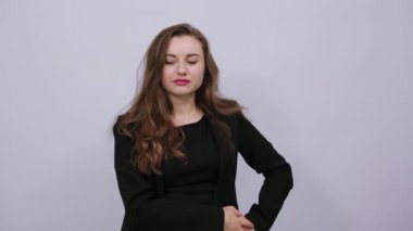Tatminsiz Kadın Dönen Başparmak Alt ve Göstergeler, Muhalefet