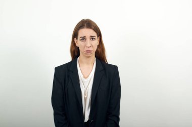 Kavga sırasında gücenmek, duygusal üzüntüden ağza alınır gibi görünür.