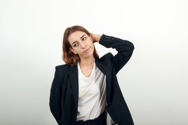 Stres ya da baş ağrısı. Ağrı yüzünden buruşmuş..