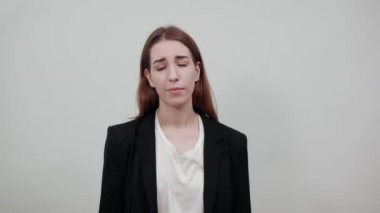 Omzum ağrıyor, kolum ağrıyor, ağrım var, sağlık problemim var.