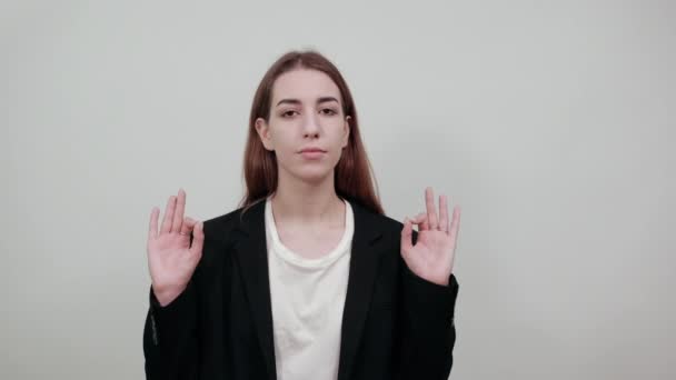 OKサインを示す手の指のビュー,作りをジェスチャー,人間の感情 — ストック動画