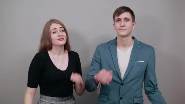 Forgetful holding hand to hair, touches head forgot something important regrets — Stock Video