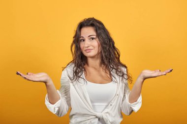 Avuçlar yukarı, ürününüzü buraya koyun, kolları açın, bir şeyler yakalayın.