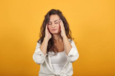 Baş ağrısı, boyun ağrısını azaltıyor. Bu da yeri gösteriyor. Yorgunluk sırasında