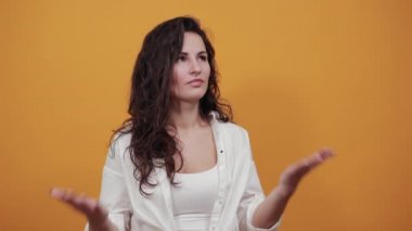 Boğazına sarılmıştı, çığlık atıyordu, paniklemişti. Boğazına yemek kaçmıştı.