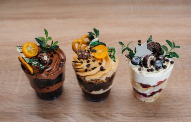 Çok güzel ve iştah açıcı. İmzalar için yeri olan bir masa. Pasta.