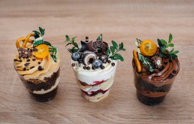 Çok güzel ve iştah açıcı. İmzalar için yeri olan bir masa. Pasta.