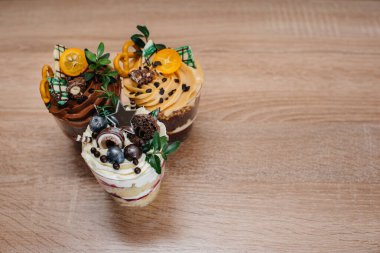 Çok güzel ve iştah açıcı. İmzalar için yeri olan bir masa. Pasta.